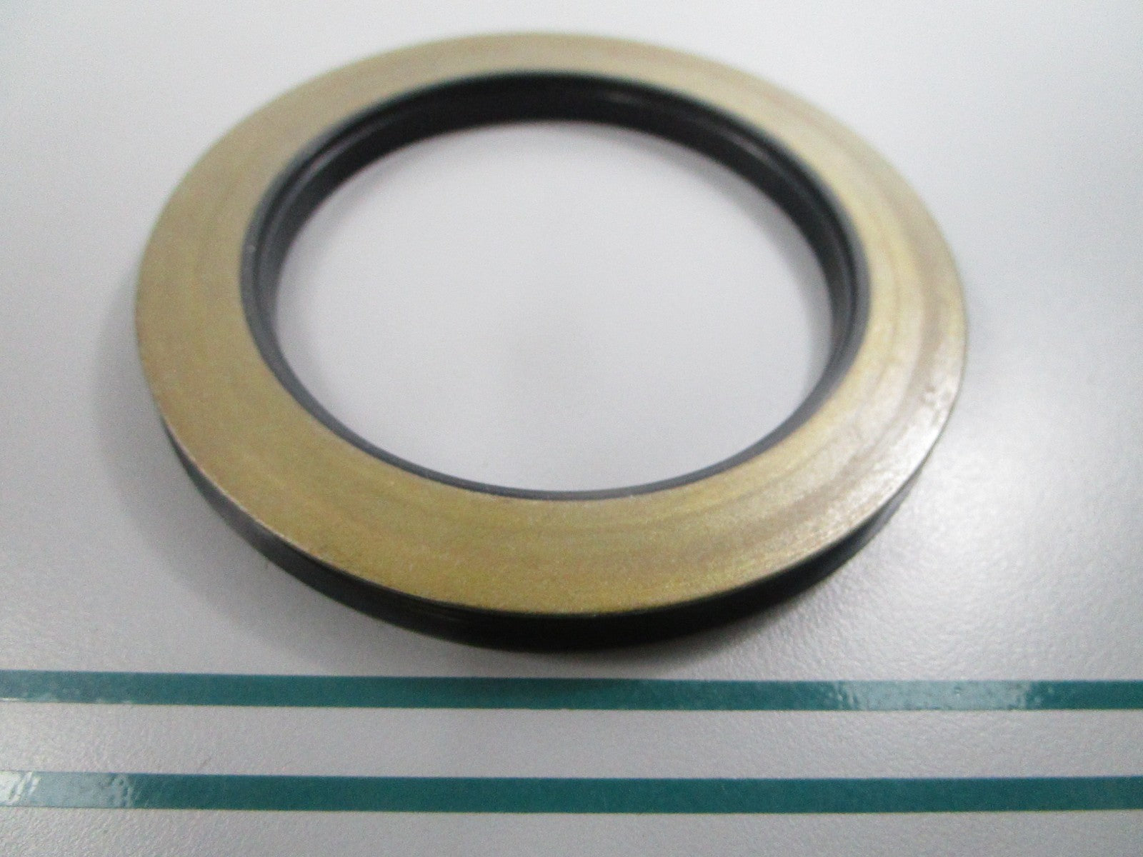 NEW OEM 40227-FK000 UniCarriers Oil Seal 0810