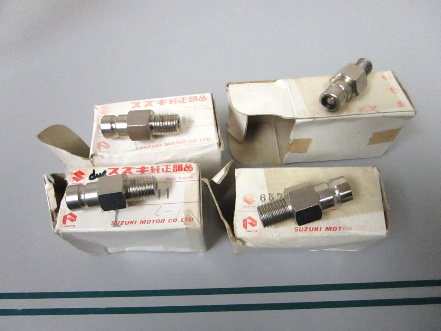 NEW OEM (LOT OF 4) 65720-98511 Suzuki Connector Plug 0810