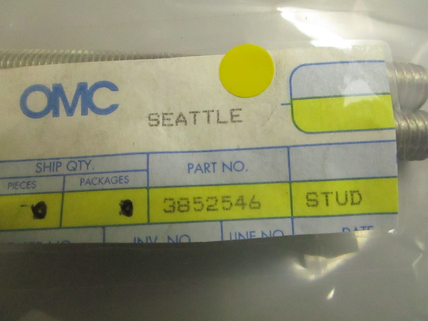 *NEW OEM* 0810 OMC Johnson Evinrude Stud 3852546