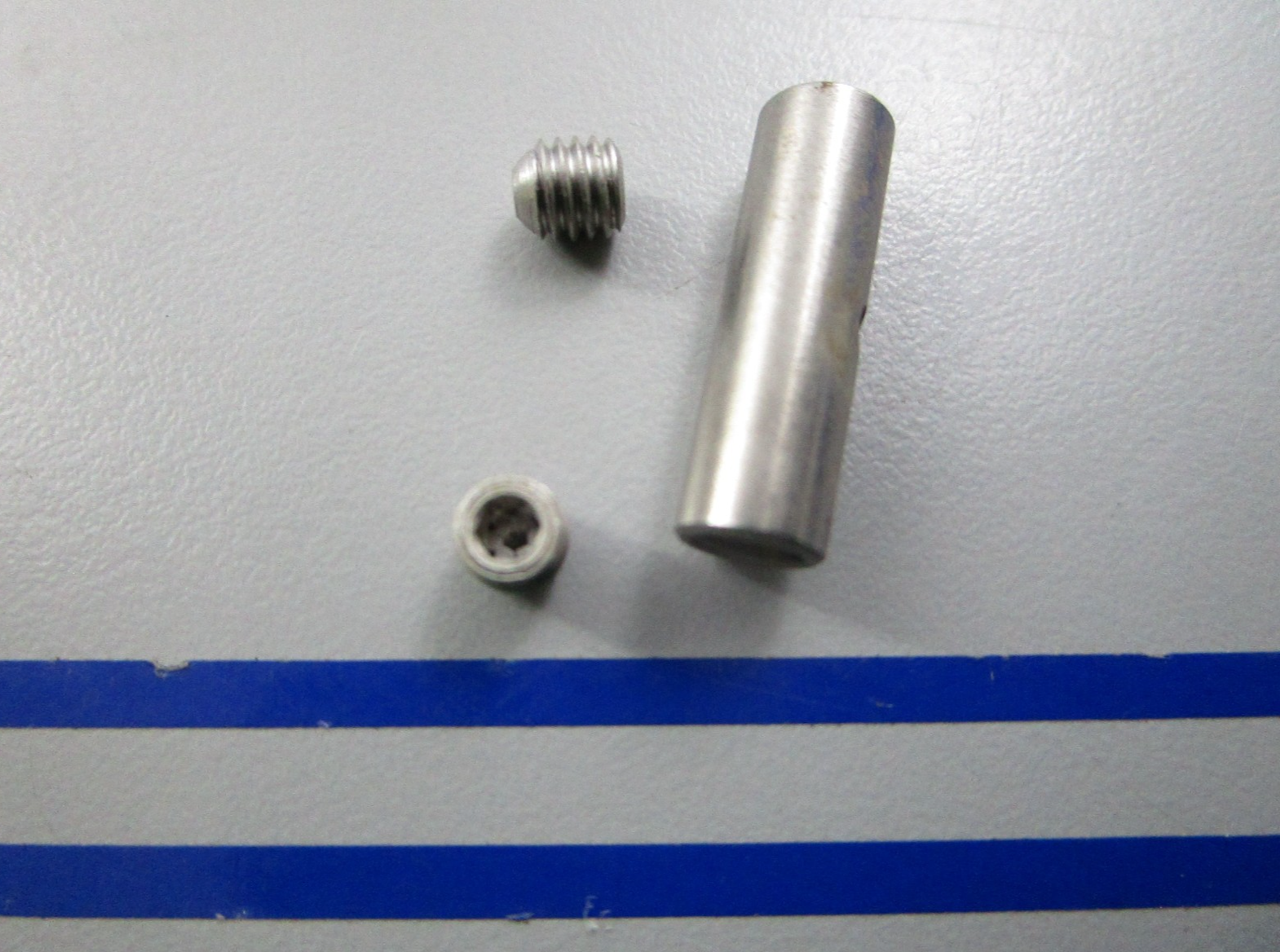 NEW OEM 173506 0173506 OMC Johnson Evinrude Clamp & Set Screw 0810