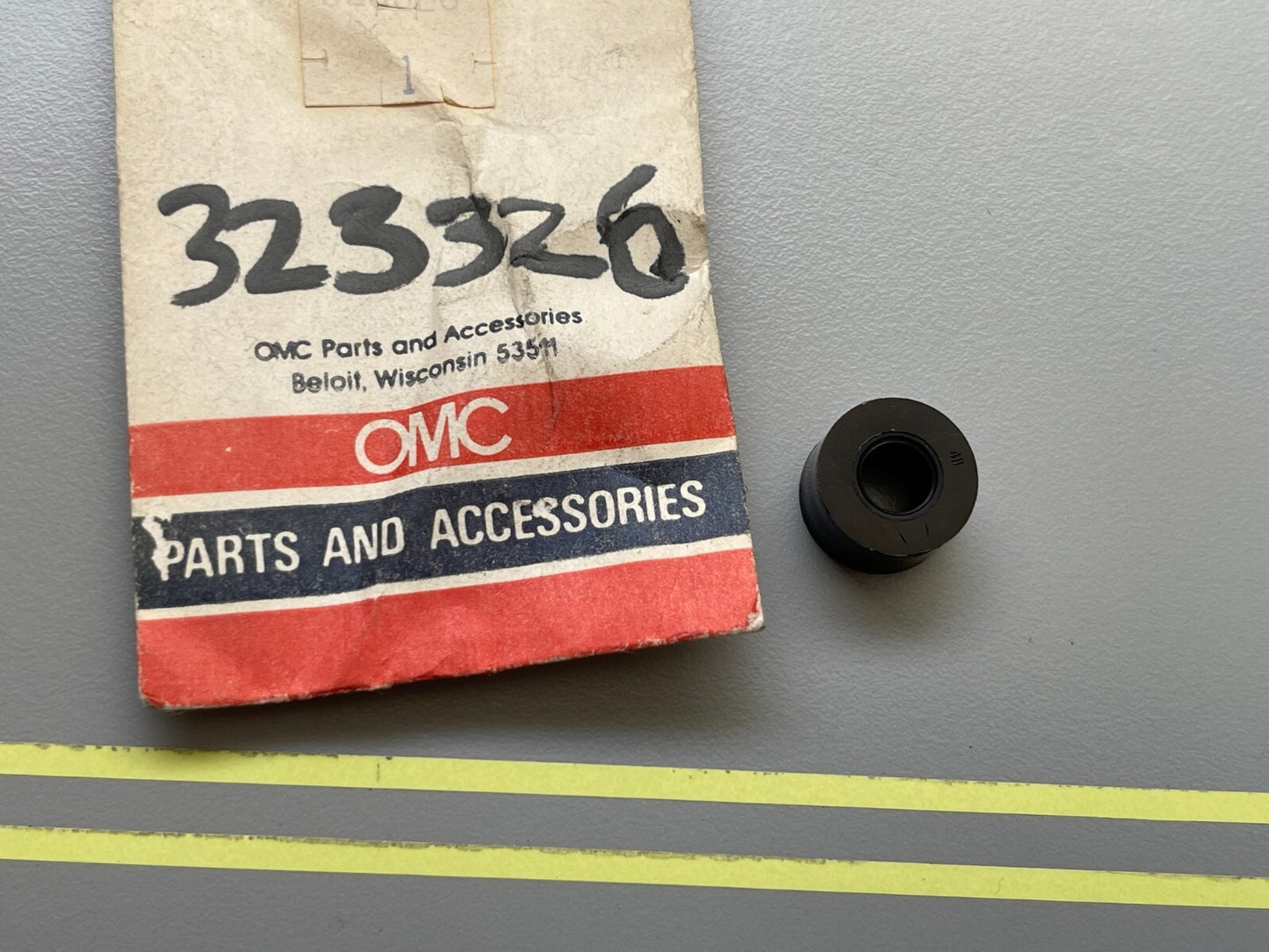 *NEW OEM* 0810 OMC Johnson Evinrude Cam Follower Roller 323326 0323326