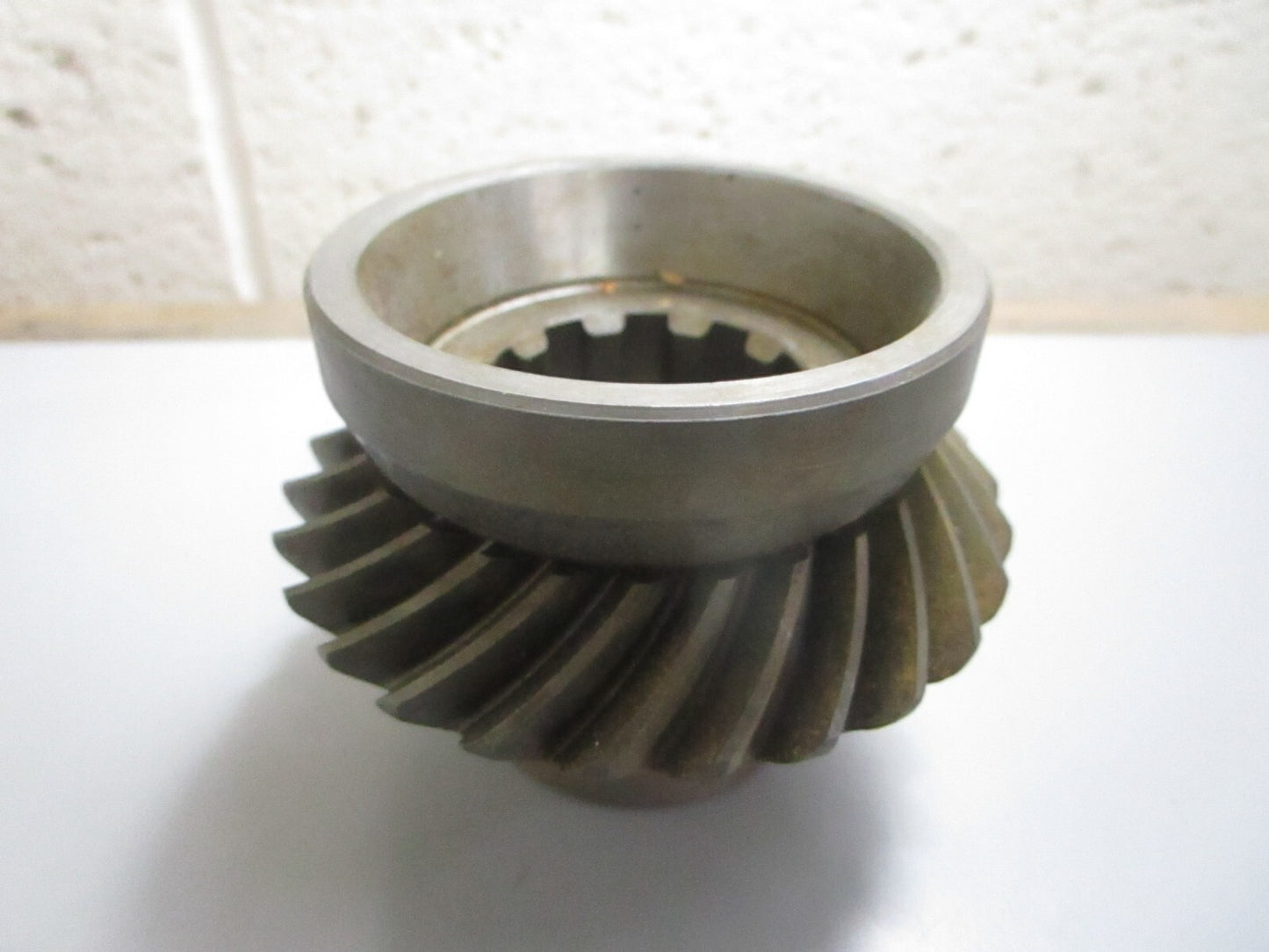 *NEW OEM* 0820 Volvo Penta Upper Drive Gear Set 839027