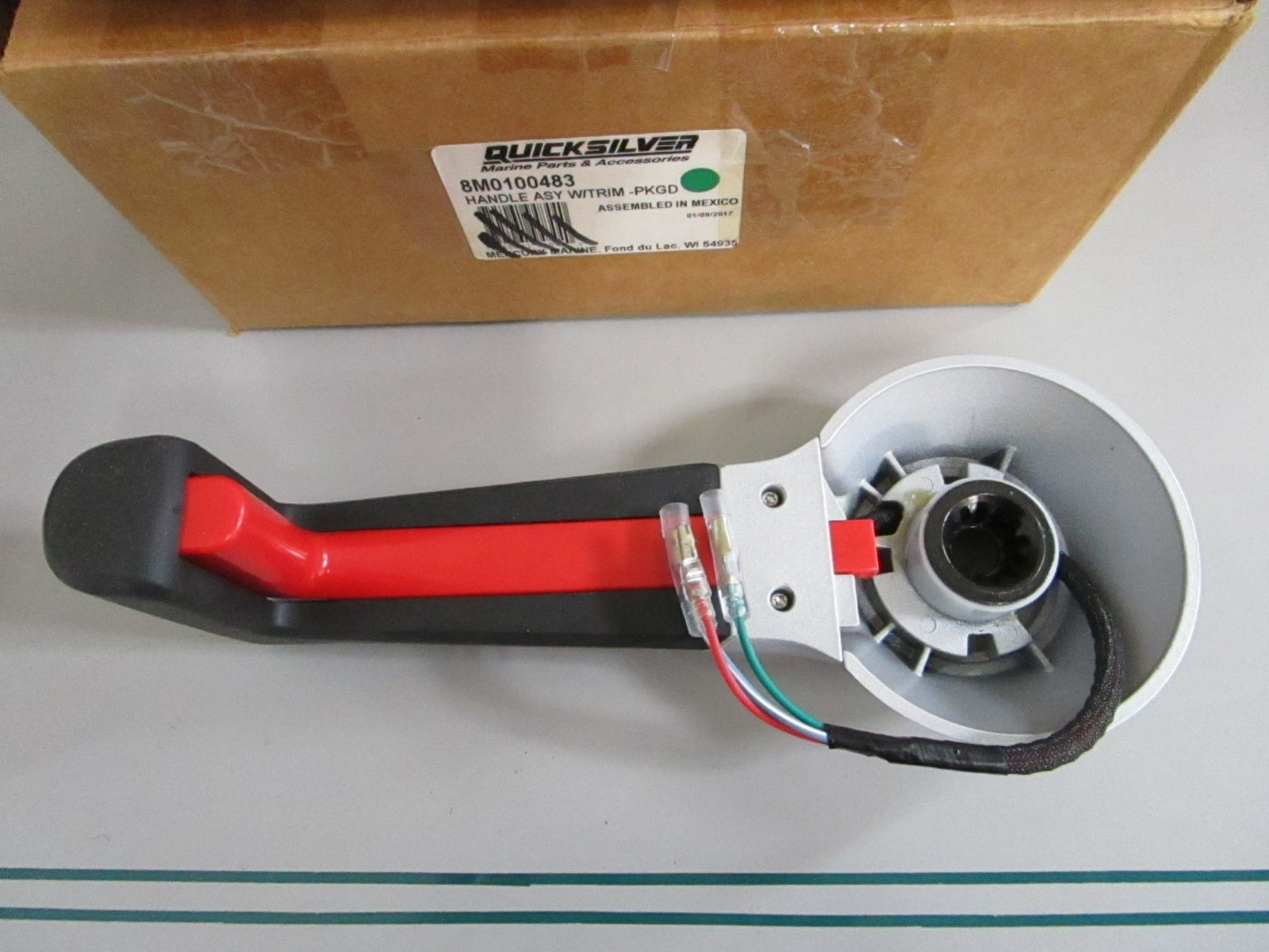 NEW OEM 8M0100483 Mercury Quicksilver Handle Assy 0820