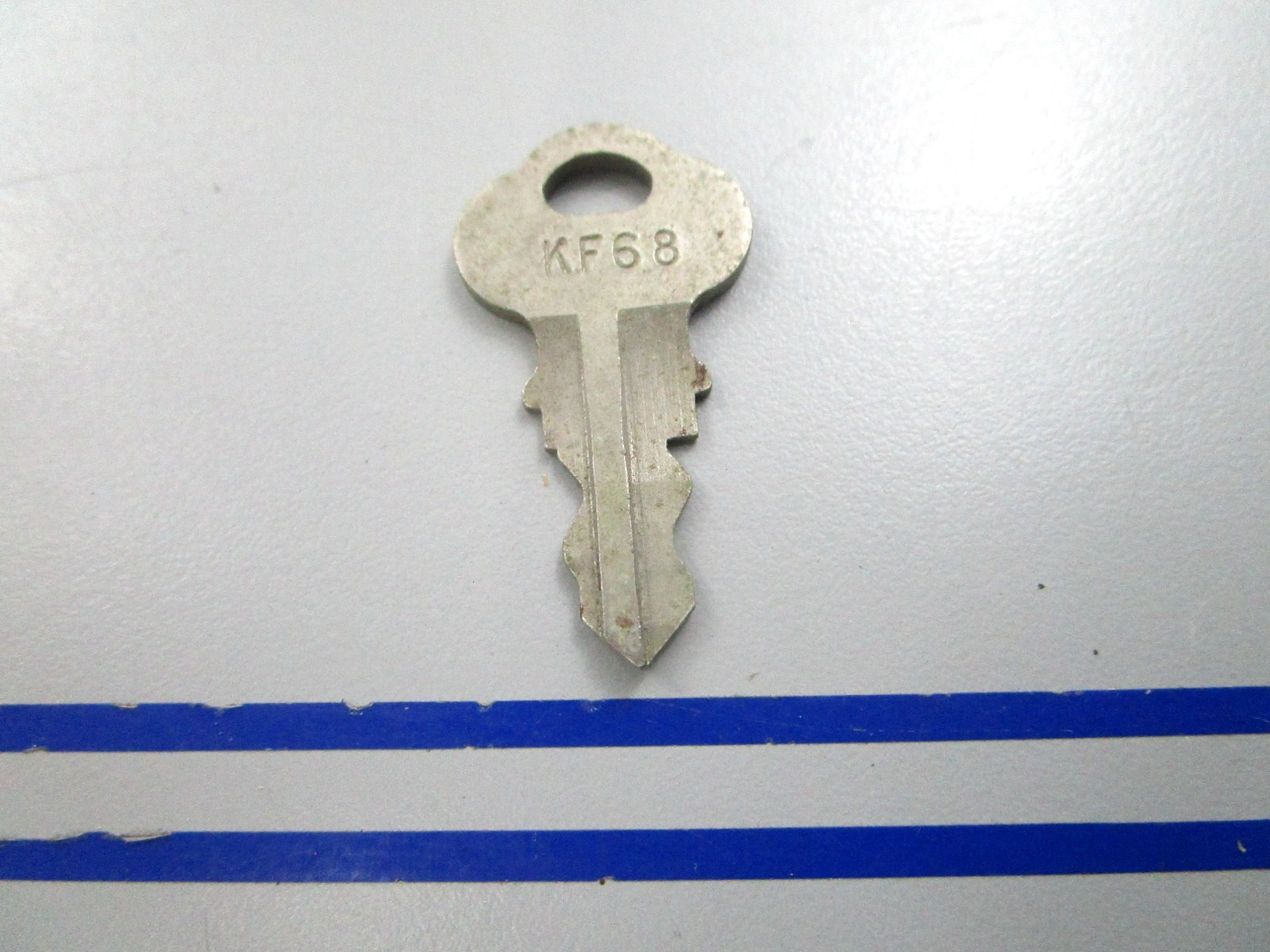 NEW OEM 501583 0501583 OMC Johnson Evinrude KF68 Ignition Key 0810
