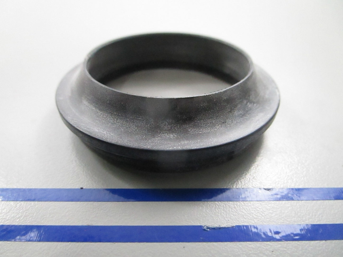 *NEW OEM* 0810 Triumph Dust Seal T2046234