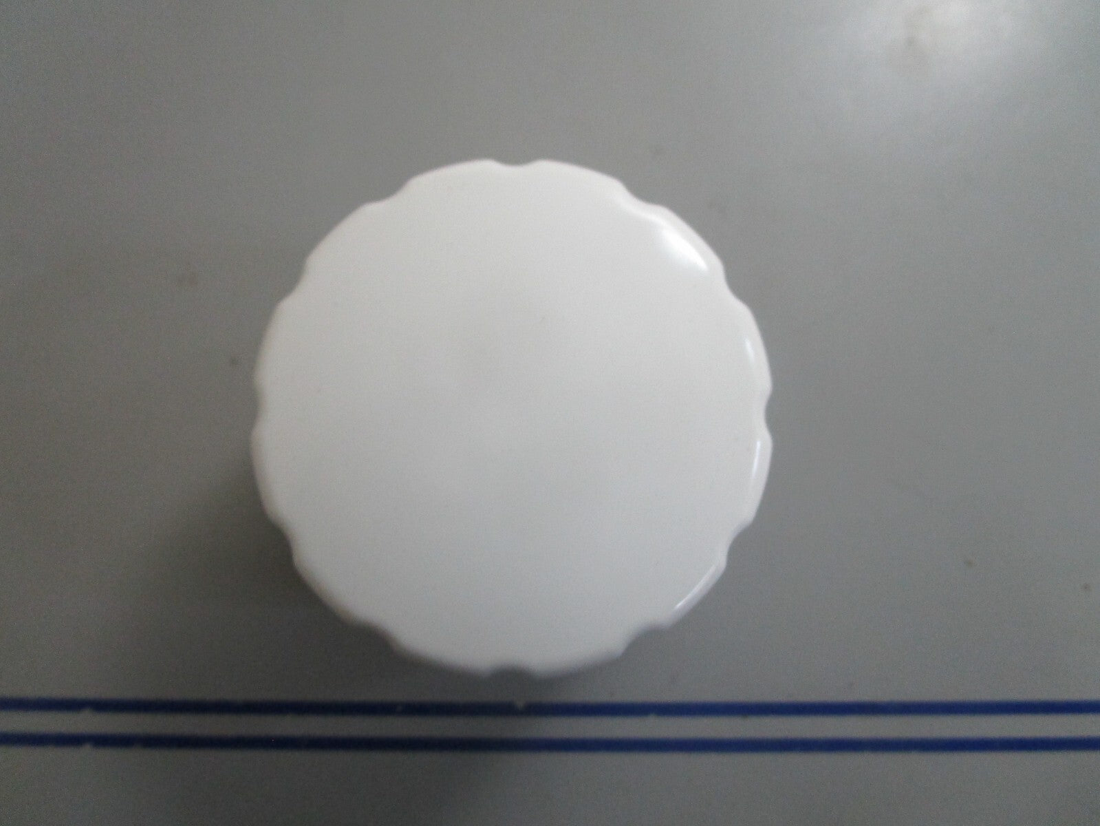 *NEW OEM* 0810 Volvo Penta Oil Filter 22057107