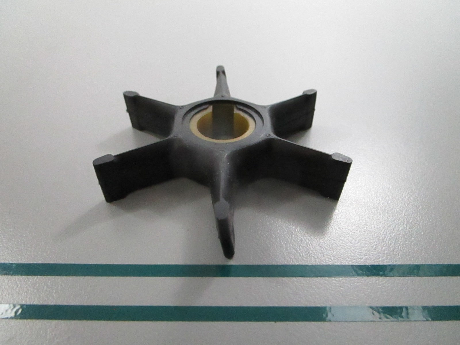 NEW OEM 656-44352-02-00 Yamaha Mariner Impeller 0810