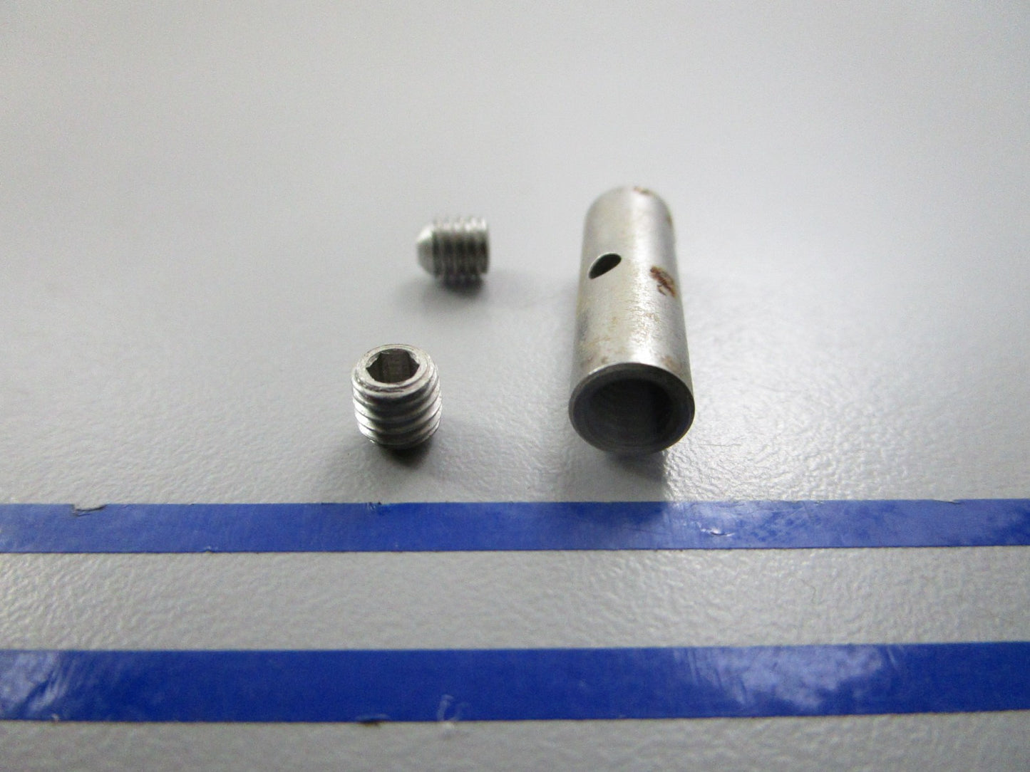 NEW OEM 173506 0173506 OMC Johnson Evinrude Clamp & Set Screw 0810