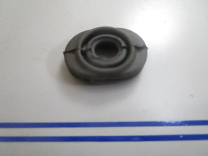 *NEW OEM* 0810 OMC Johnson Evinrude Grommet 304019 0304019