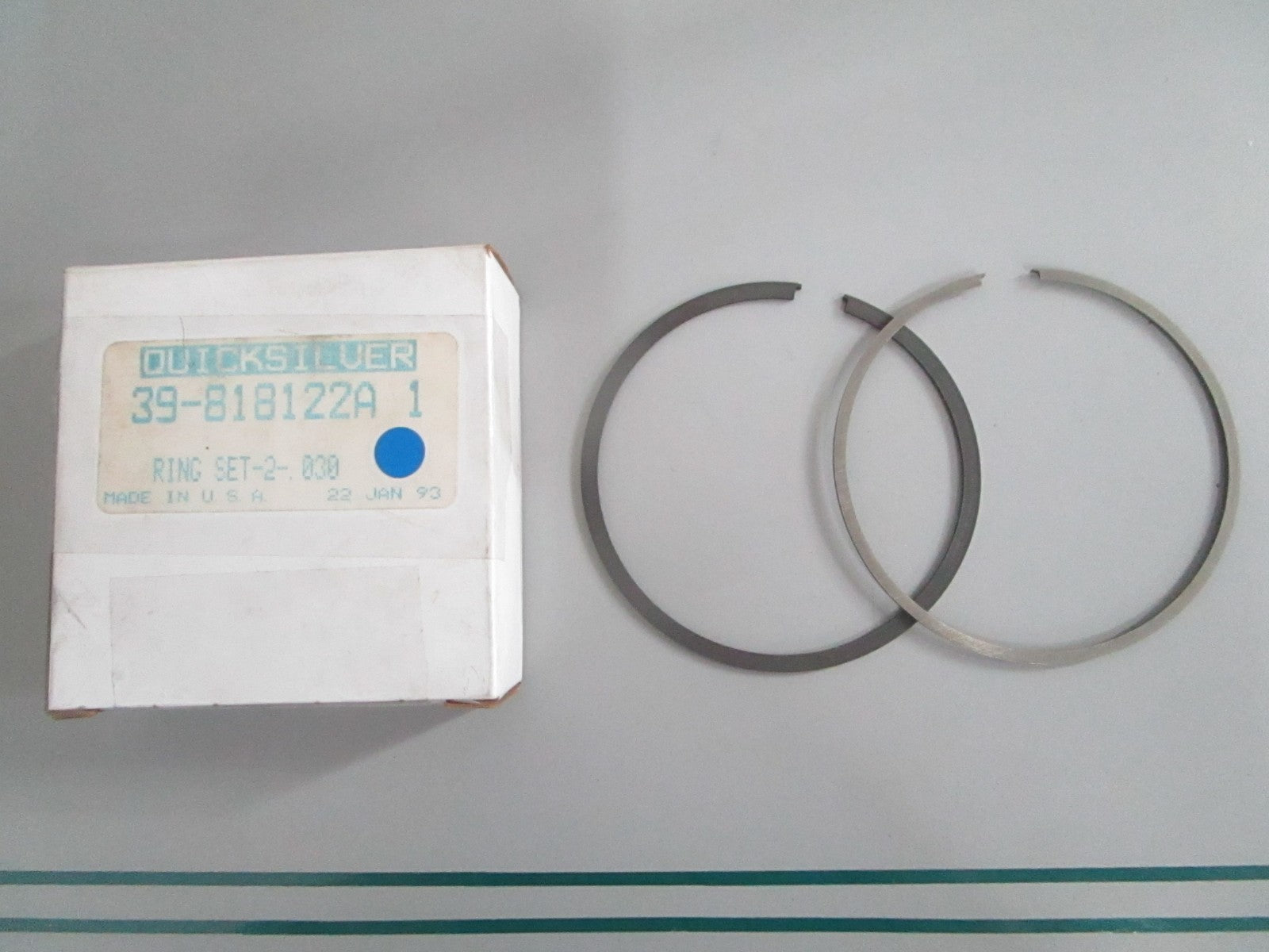 NEW OEM 39-818122A1 Mercury Quicksilver .030 2 Piston Ring Set 0820