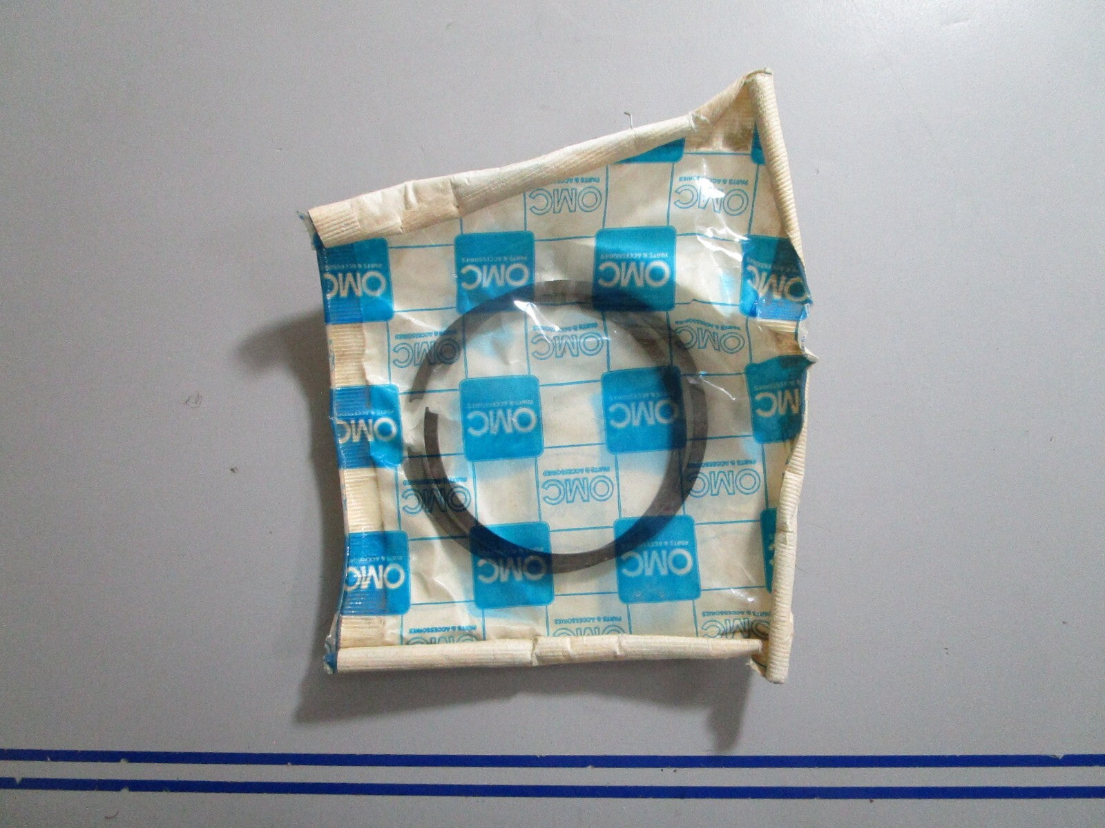 *NEW OEM* 0810 OMC Johnson Evinrude 2 Piston Ring Set 162007 0162007