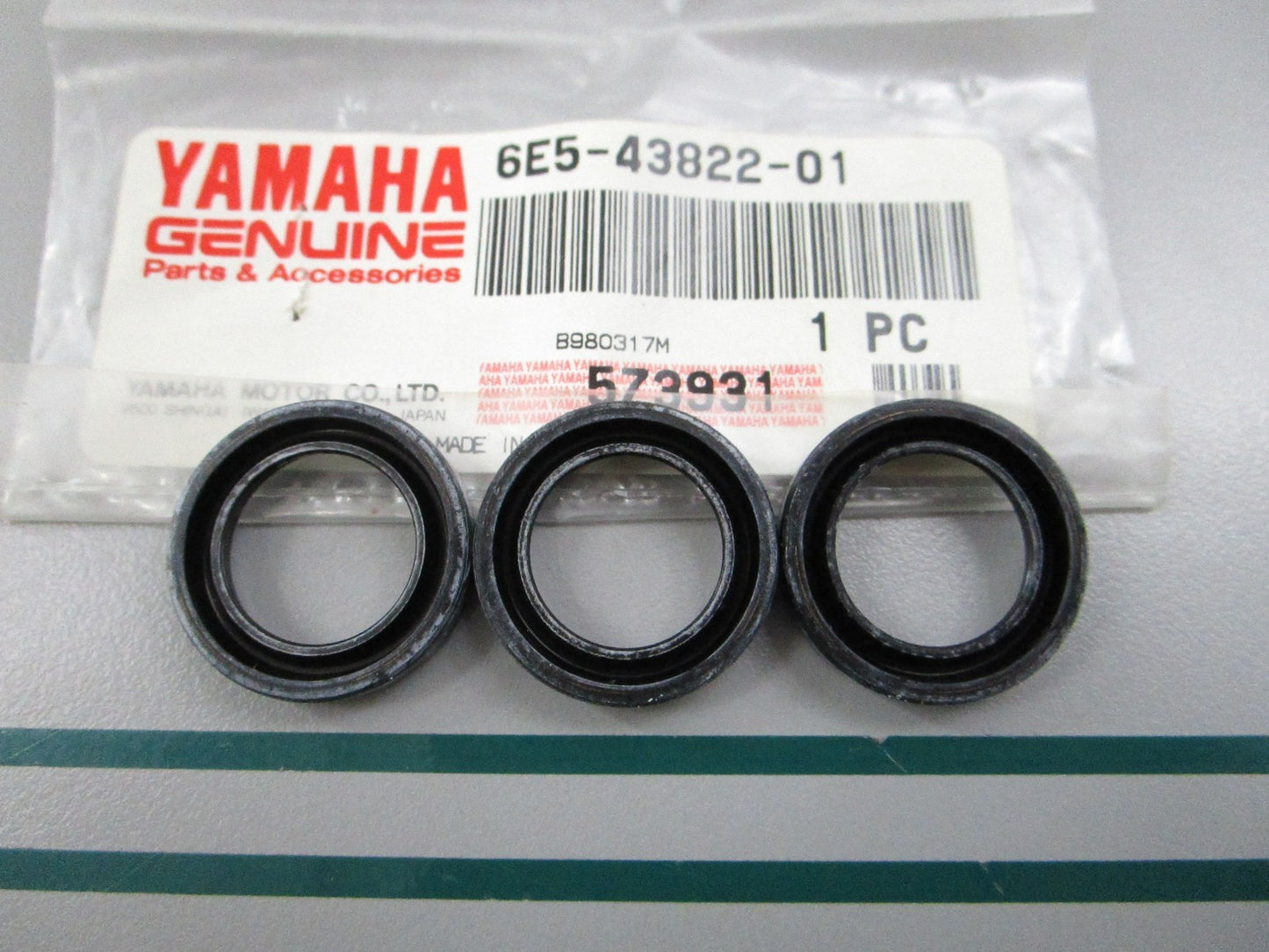NEW OEM (LOT OF 3) 6E5-43822-01-00 Yamaha Trim Dust Seal 0810