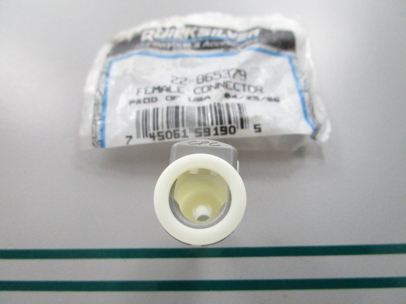 NEW OEM 22-865379 Mercury Quicksilver Female Connector 0810