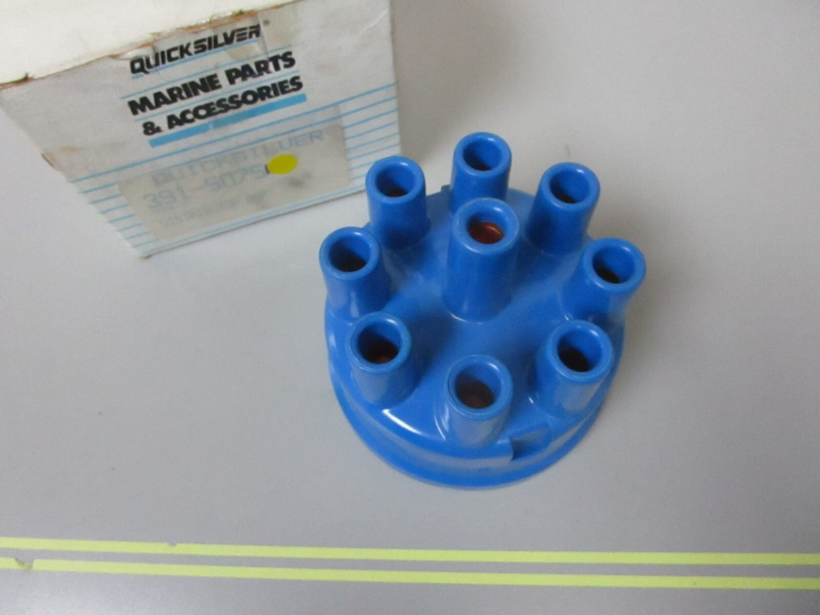 *NEW OEM* 0810 Mercury Quicksilver Distributor Cap 391-5075