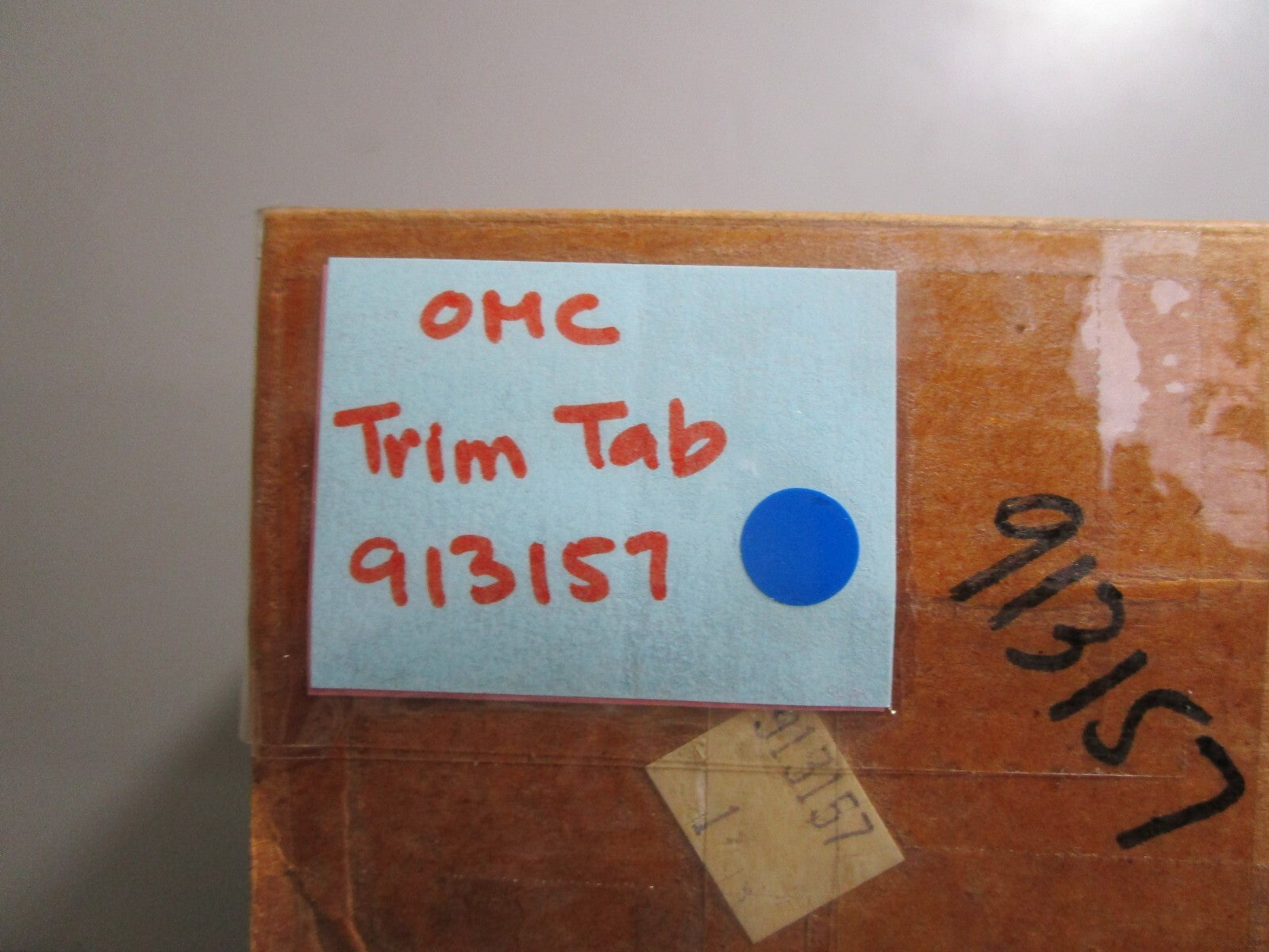 *NEW OEM* 0810 OMC Johnson Evinrude Trim Tab 913157 0913157