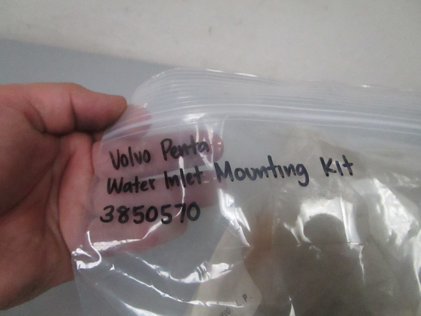 *NEW OEM* 0720 Volvo Penta Water Inlet Mounting Kit 3850570