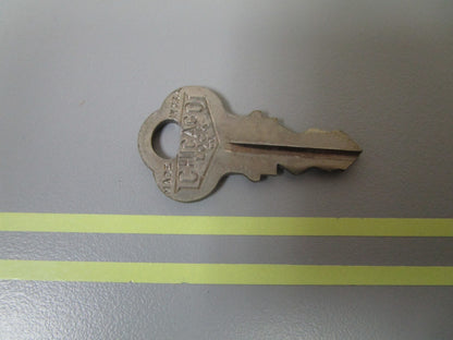 *NEW OEM* 0810 OMC Johnson Evinrude Key KF43 501558 0501558