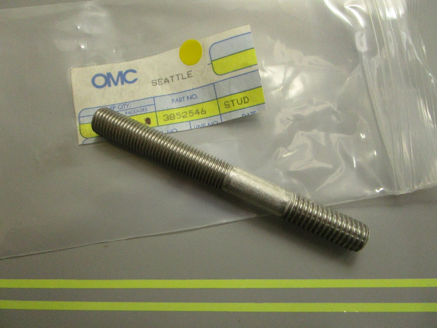 *NEW OEM* 0810 OMC Johnson Evinrude Stud 3852546