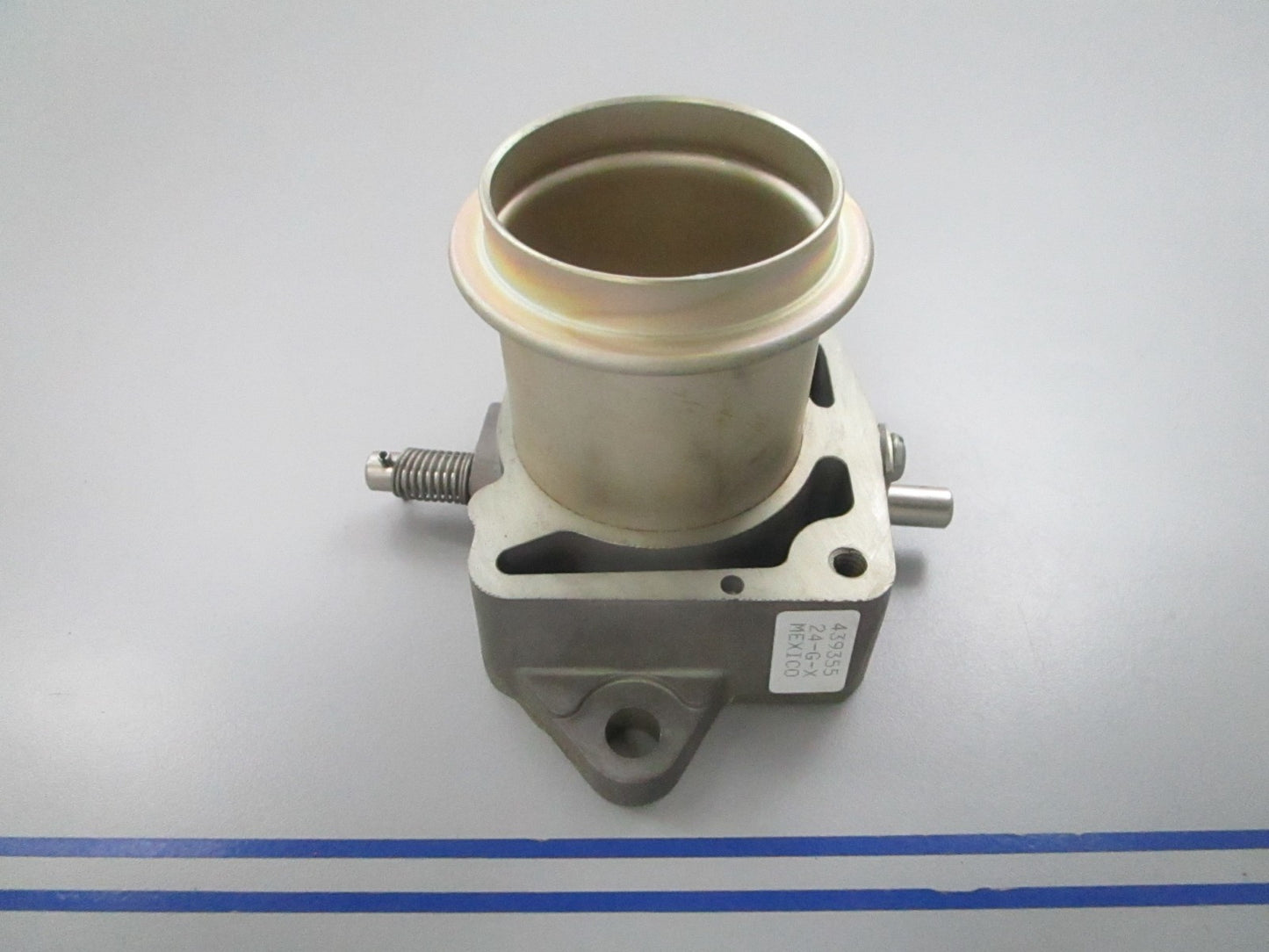 NEW OEM 439355 0439355 OMC Johnson Evinrude Throttle Body Assembly 0810