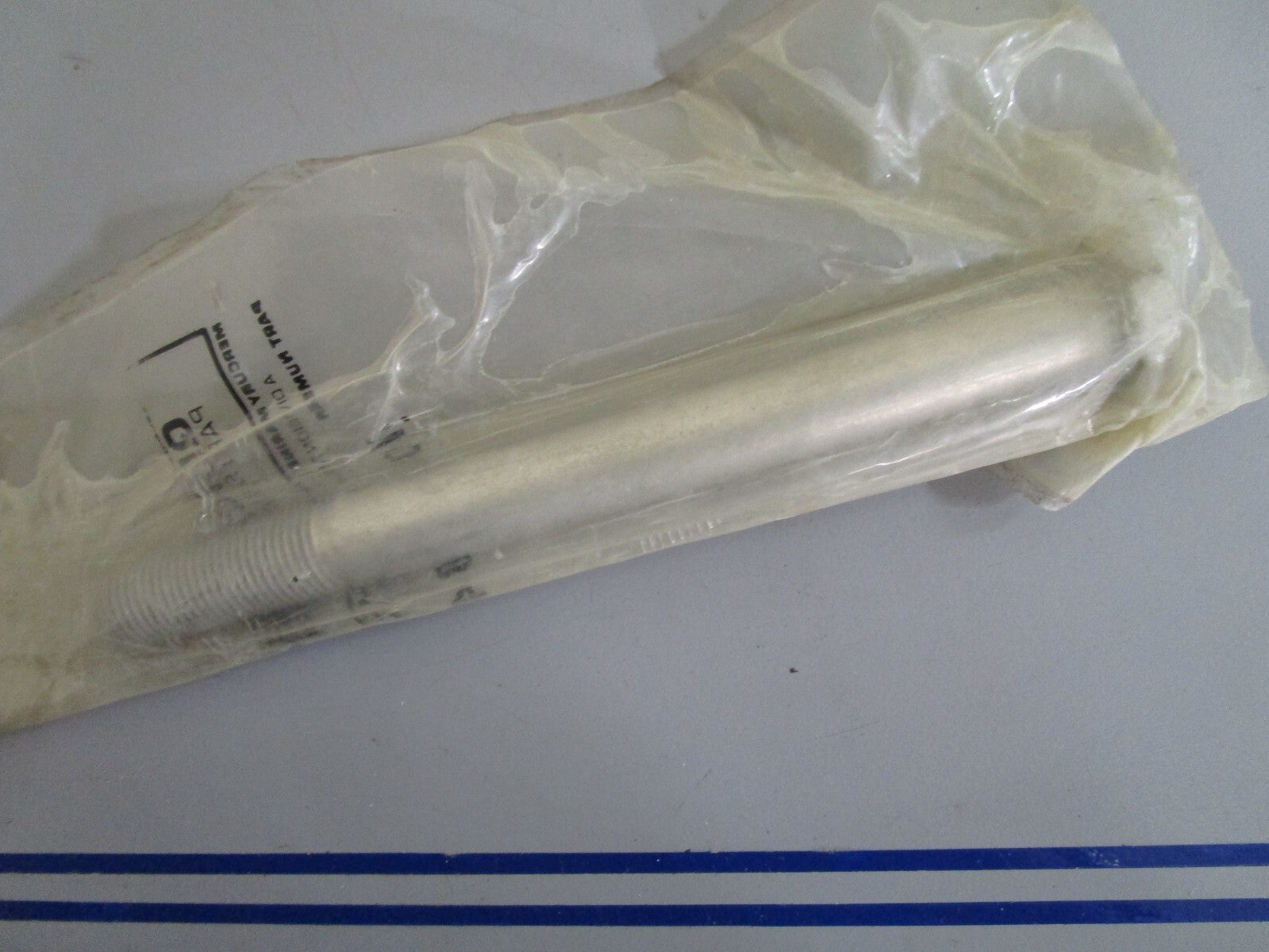 *NEW OEM* 0820 Mercury Quicksilver Screw 10-75284