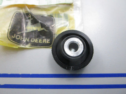NEW OEM AT134895 John Deere Knob 0810