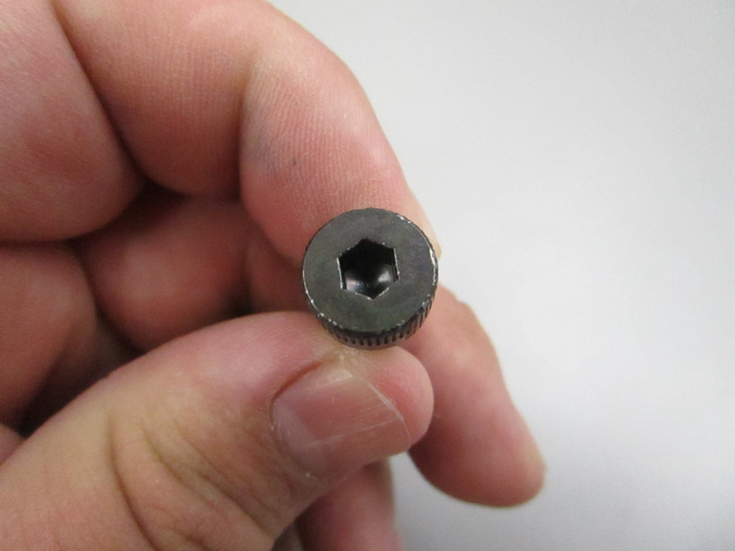 NEW OEM 10201064 Harley Davidson Shoulder Screw 0810