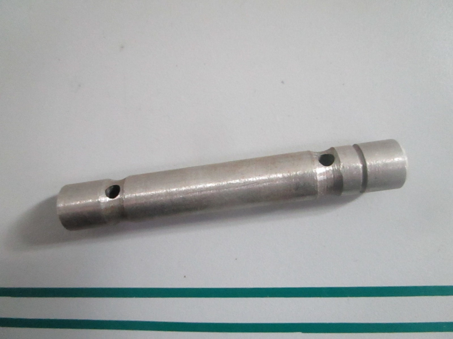 NEW OEM 318257 0318257 OMC Johnson Evinrude Tilt Lock Shaft 0820