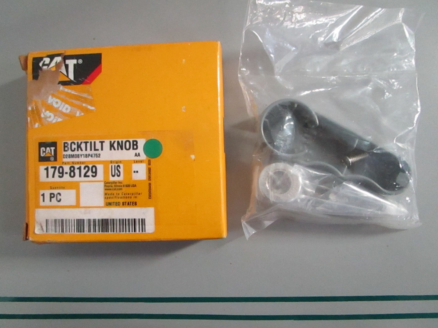 NEW OEM 179-8129 CAT Backtilt Knob 0820