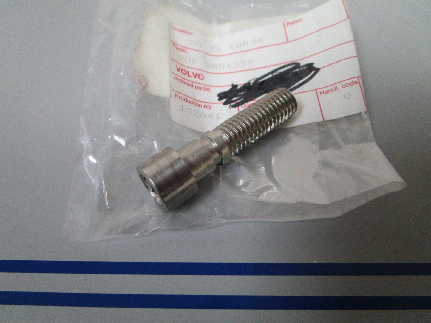 NEW OEM 3851329 Volvo Penta Drain Screw 0720