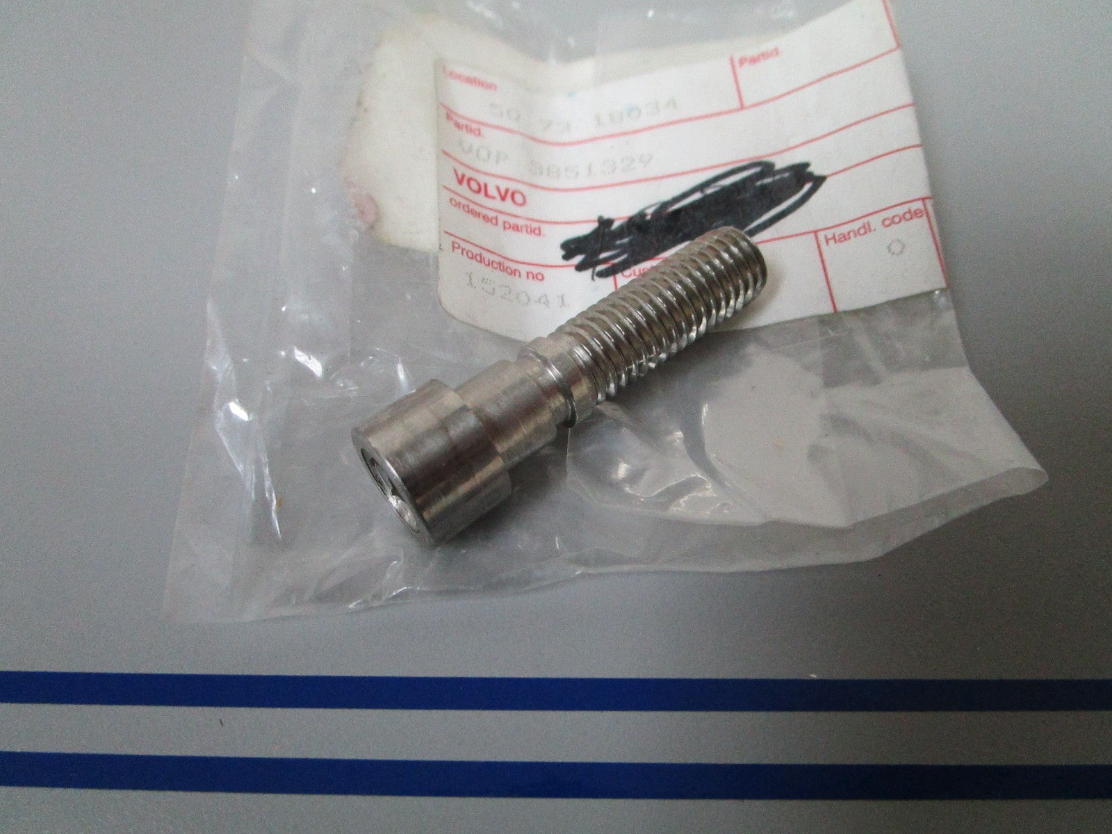 NEW OEM 3851329 Volvo Penta Drain Screw 0720