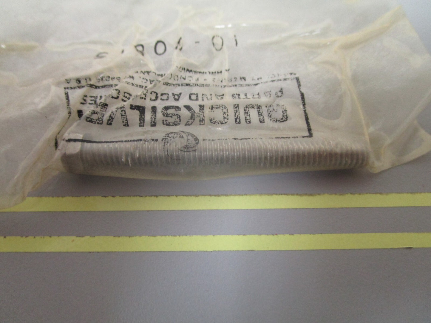 *NEW OEM* 0810 Mercury Quicksilver Screw 10-90815