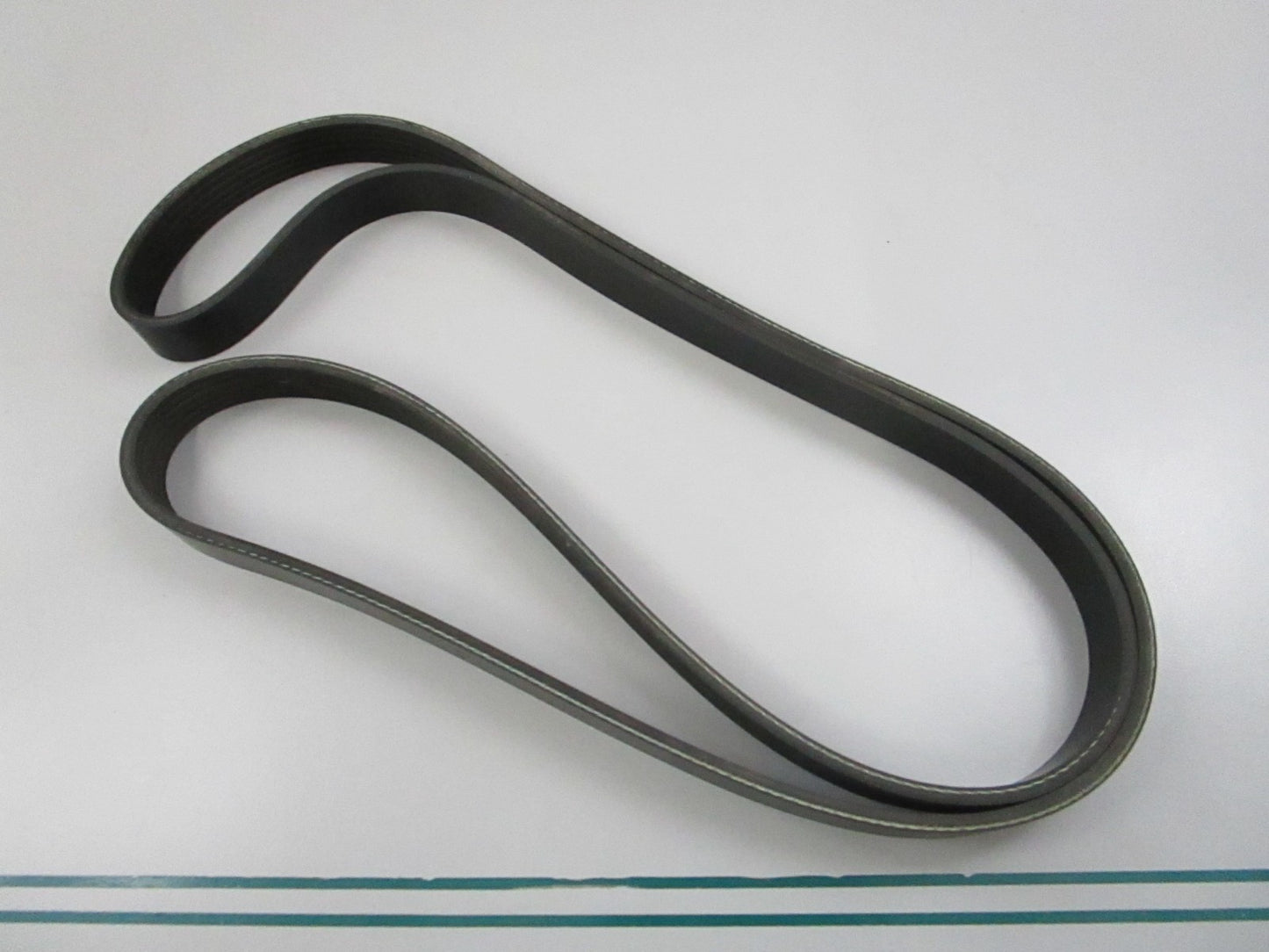 Gates K060630 Micro-V Serpentine Belt 6-Rib 63.04in NEW 0810