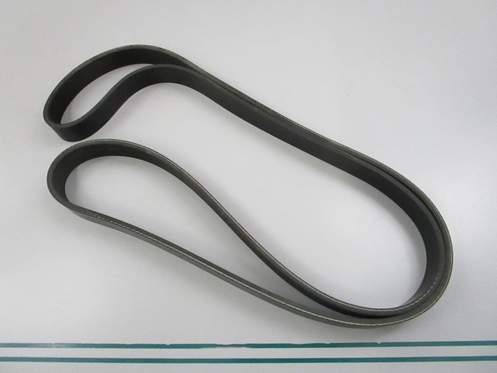 Gates K060630 Micro-V Serpentine Belt 6-Rib 63.04in NEW 0810