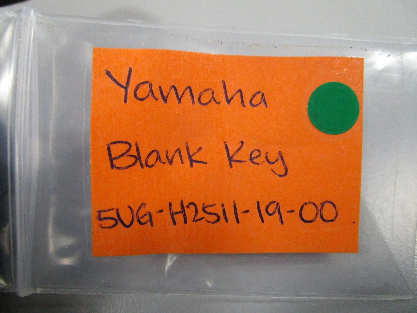 NEW OEM 5UG-H2511-19-00 Yamaha Blank Key 0810