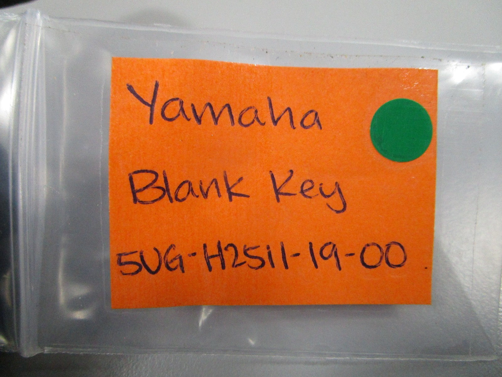 NEW OEM 5UG-H2511-19-00 Yamaha Blank Key 0810