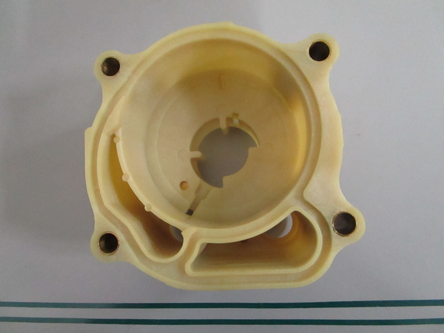 OMC NEW OEM Water Pump Impeller Housing 385801 NOS Johnson Evinrude Part 0820