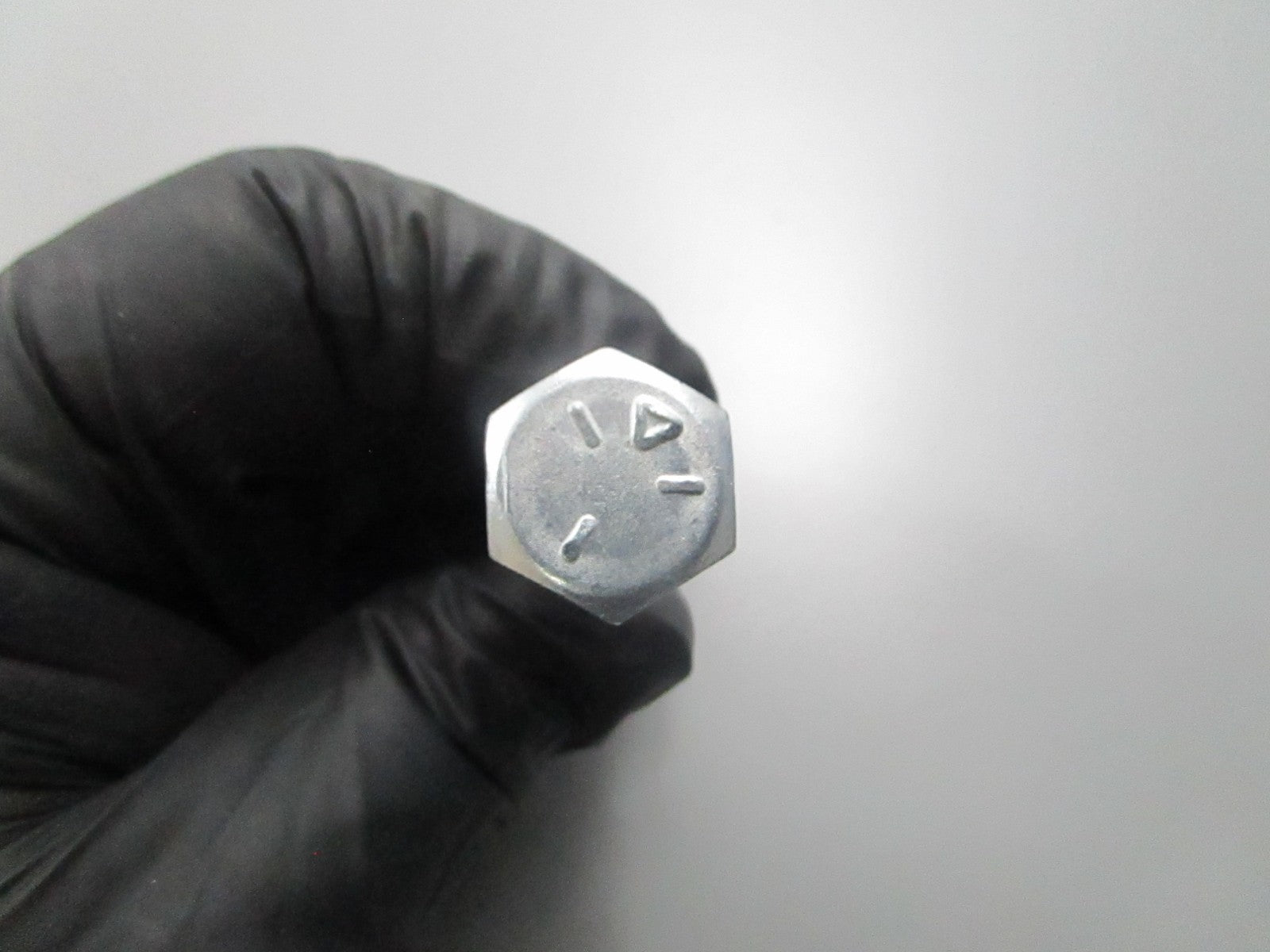 *NEW OEM* 0810 Harley Davidson Bolt 3471