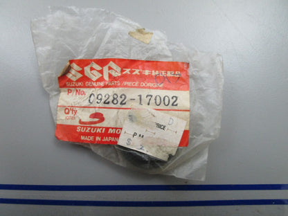 *NEW OEM* 0810 Suzuki Seal 09282-17002