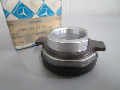 NEW OEM 0002506215 Mercedes-Benz Clutch Release Bearing 0820