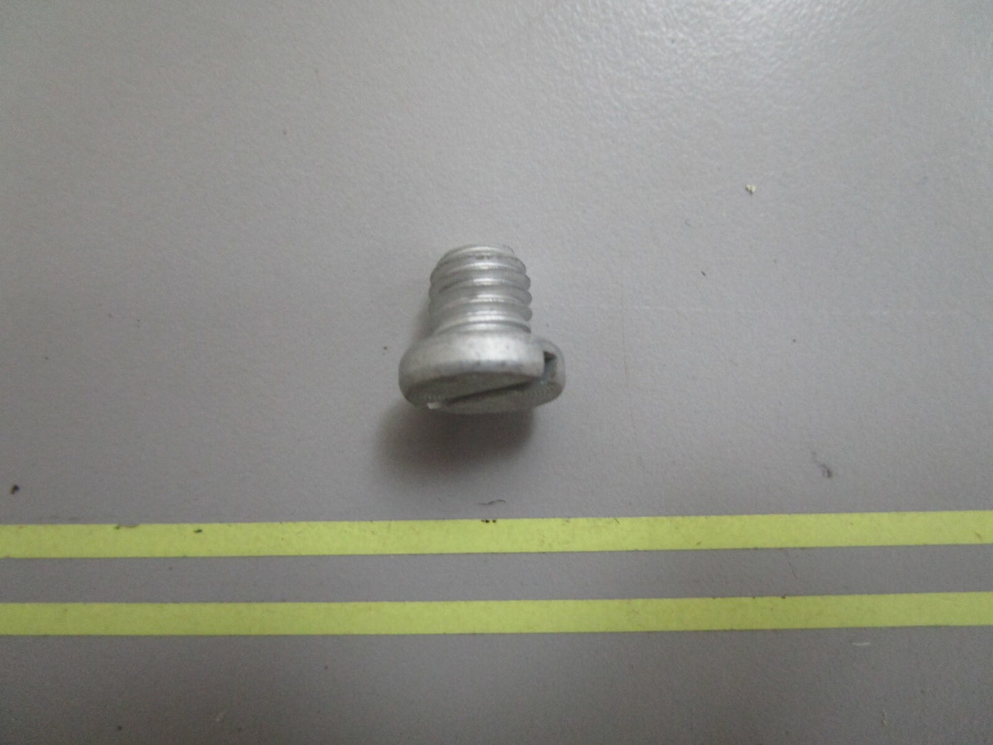 *NEW OEM* 0810 Mercury Quicksilver Plug 22-81924M