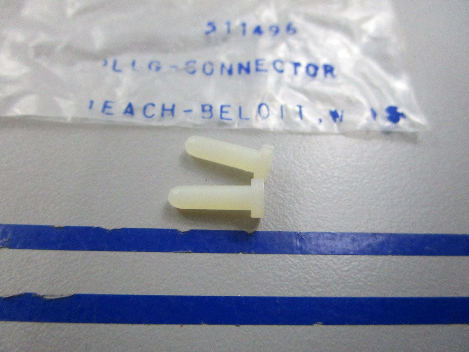 NEW OEM (LOT OF 2) 511496 0511496 OMC Johnson Evinrude Plug Connector 0810
