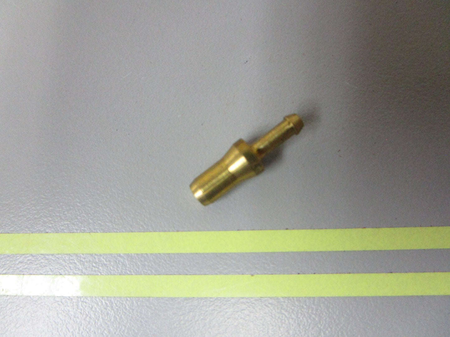 *NEW OEM* 0810 OMC Johnson Evinrude Nipple Fitting 325604 0325604