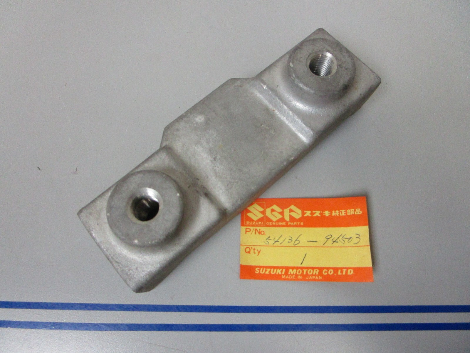 *NEW OEM* 0810 Suzuki Upper Mount 54136-94503