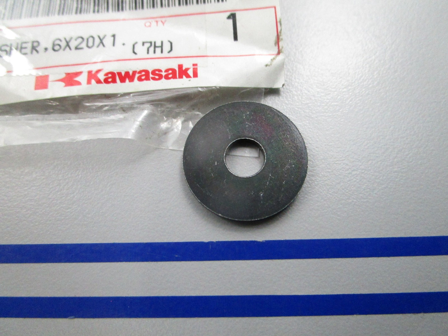 NEW OEM Kawasaki 92200-0212 6 x 20 x 1 Washer 0810