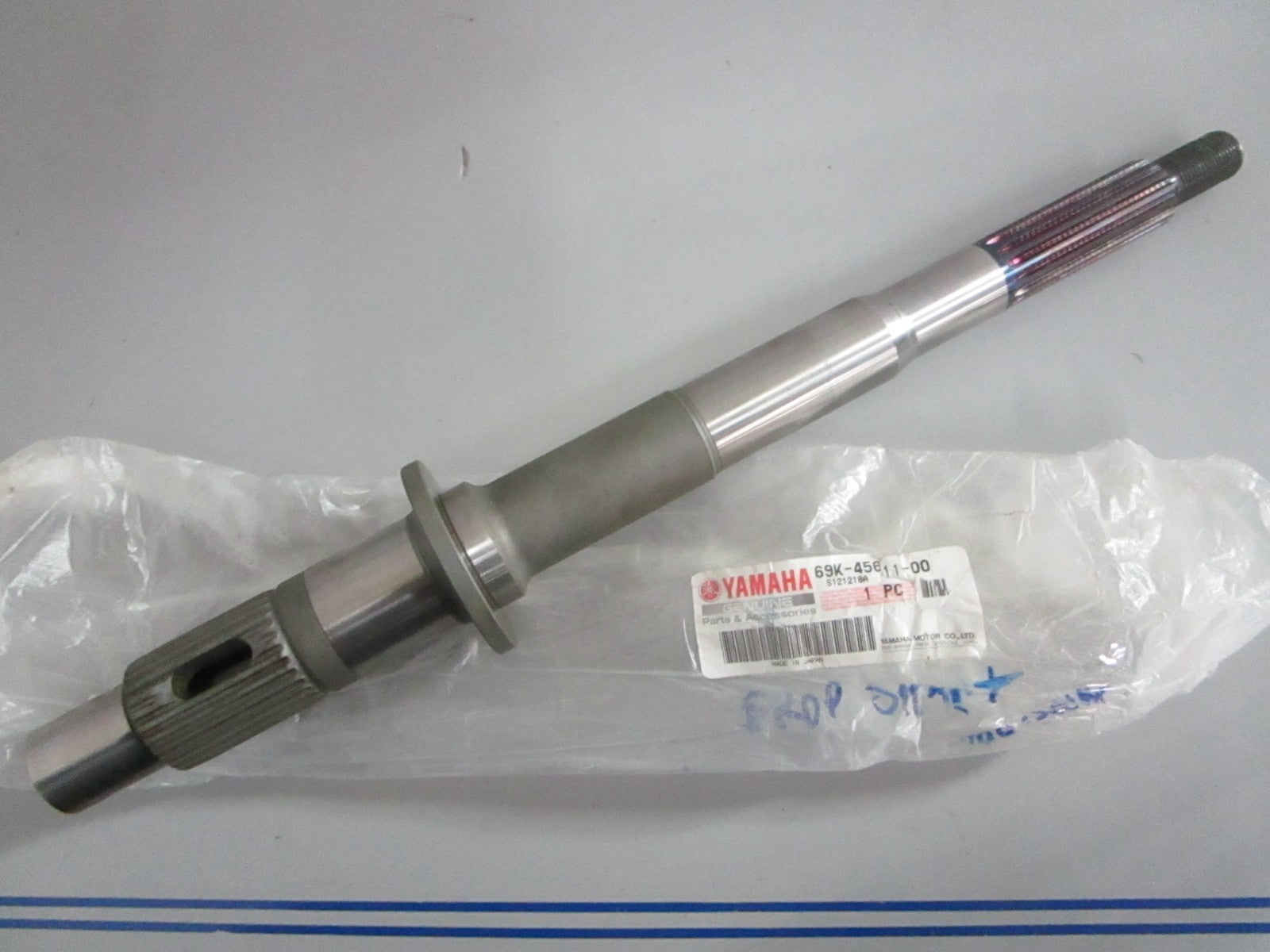NEW OEM 69K-45811-00-00 Yamaha Propeller Shaft 0820