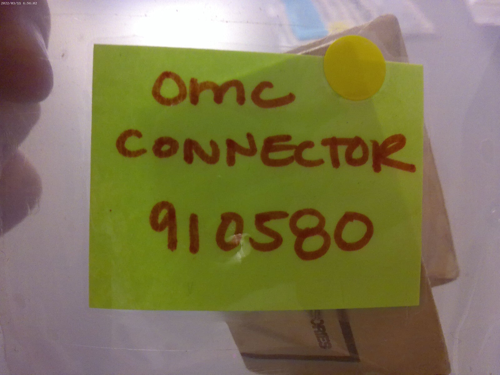 *NEW OEM* 0810 OMC Johnson Evinrude Connector 910580 0910580