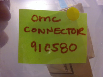 *NEW OEM* 0810 OMC Johnson Evinrude Connector 910580 0910580