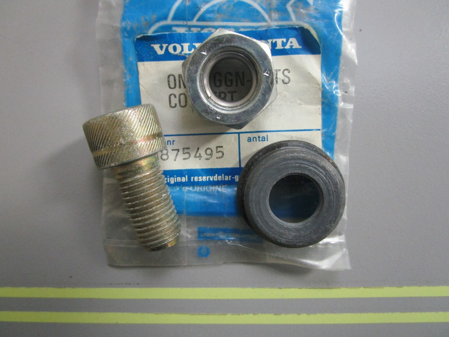 *NEW OEM* 0810 Volvo Penta Marine Kit 875495