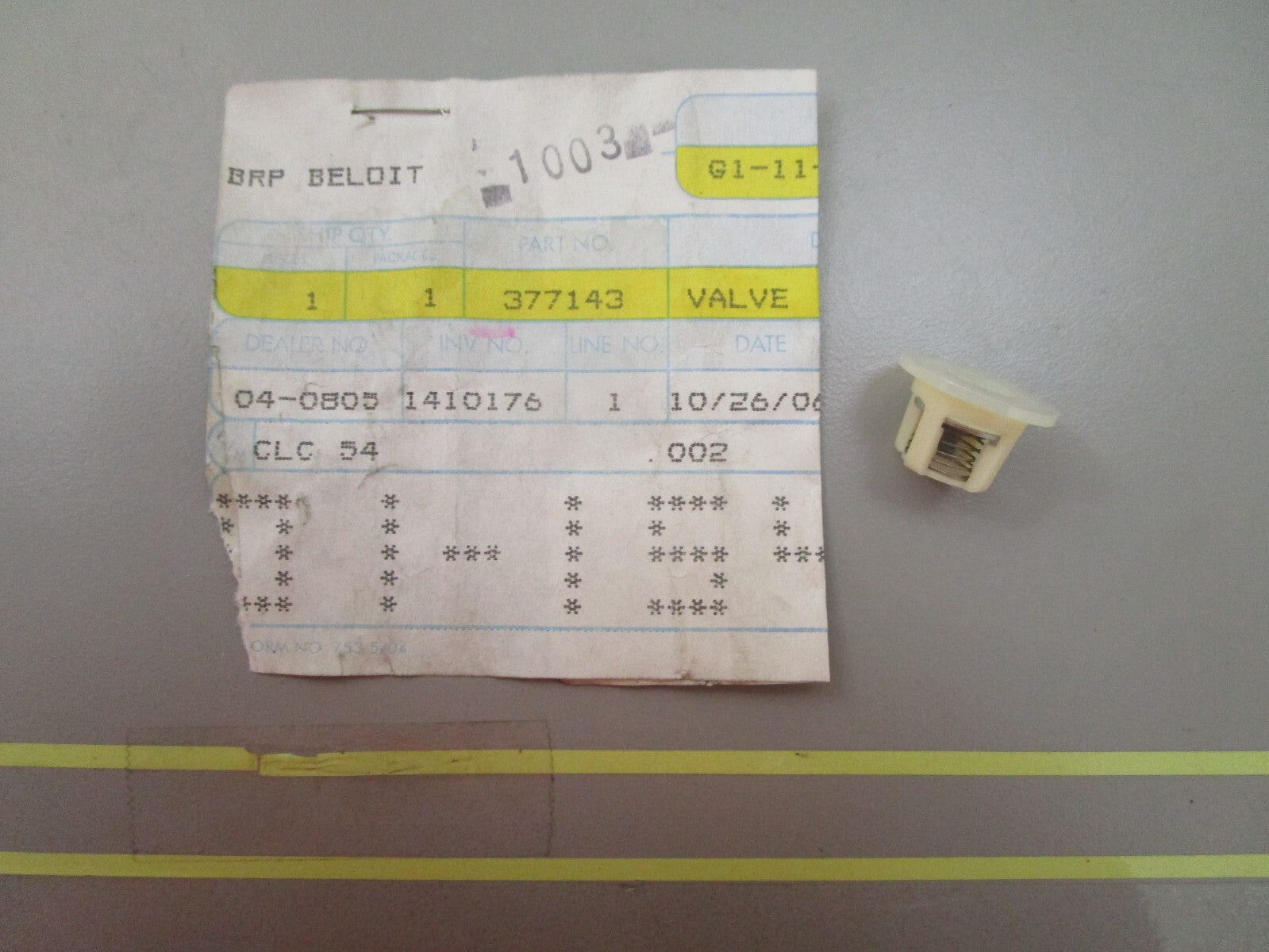 *NEW OEM* 0810 OMC Johnson Evinrude Valve 377143 0377143