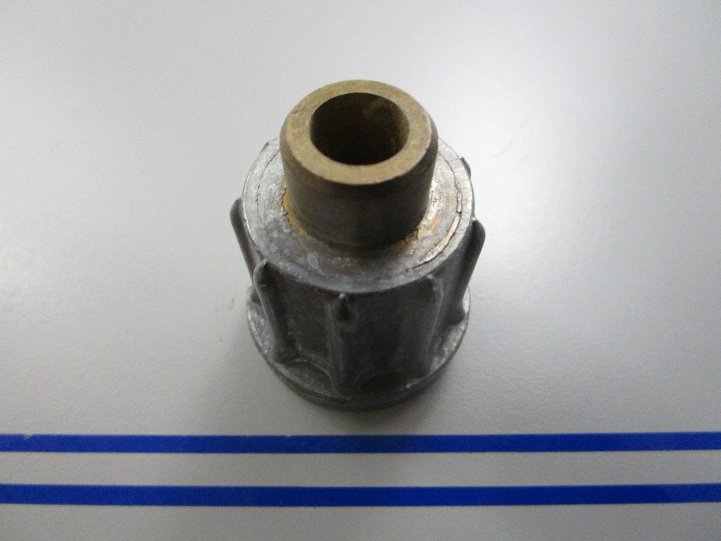 *NEW OEM* 0810 OMC Johnson Evinrude Clutch Hub 376769 0376769